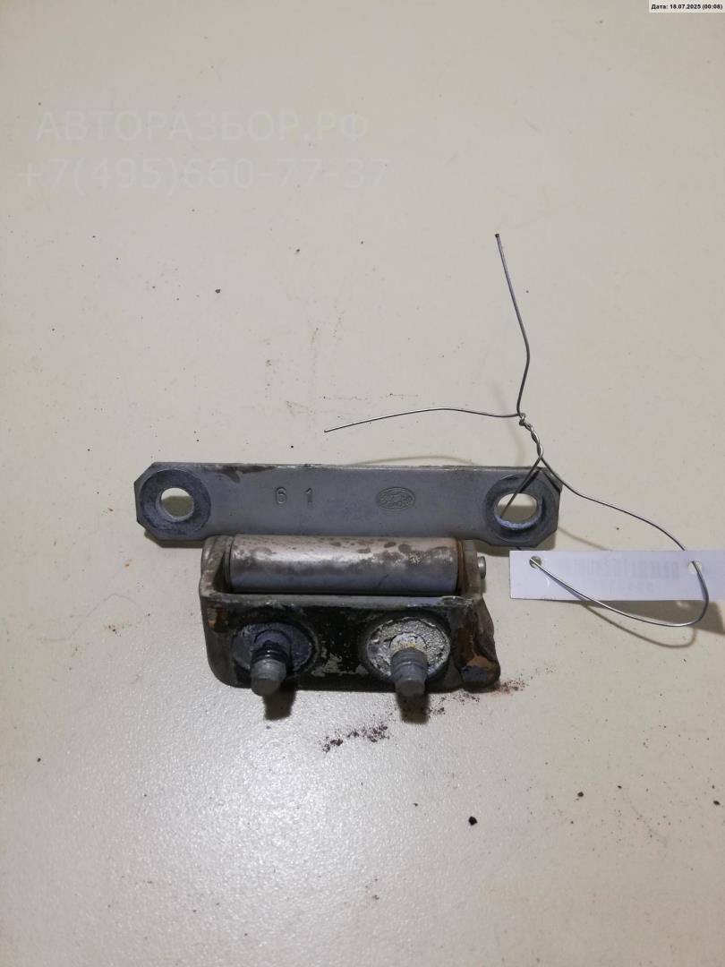 Петля крышки багажника