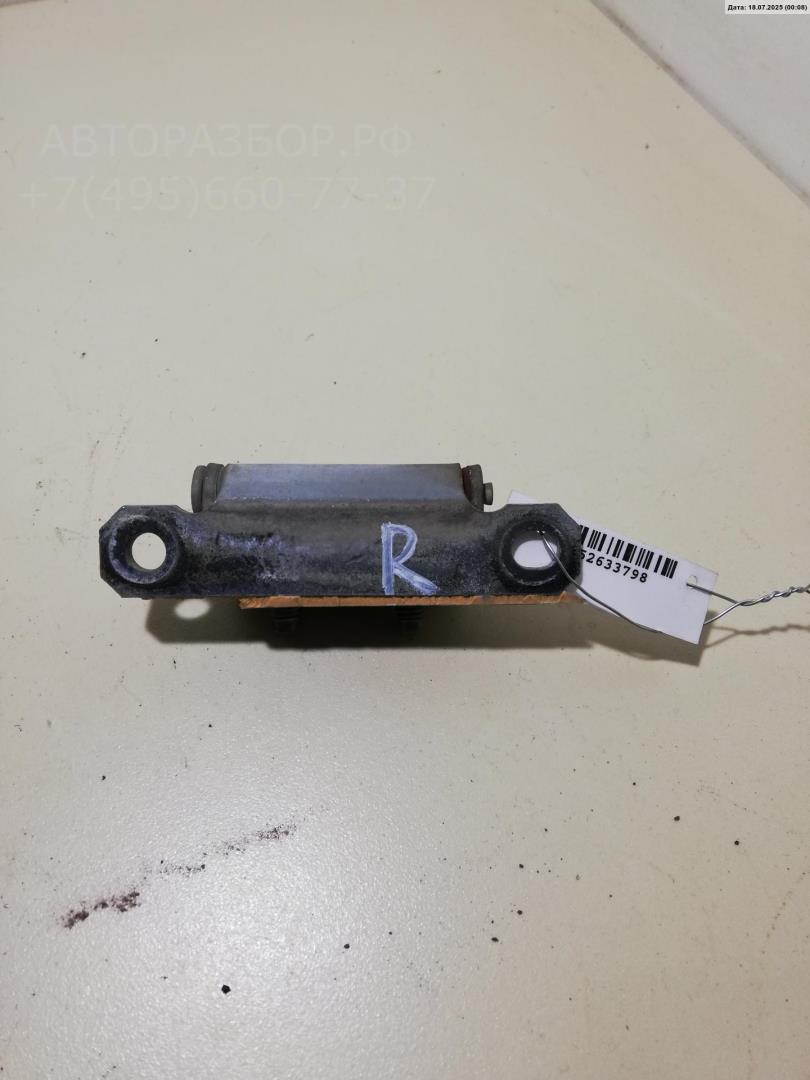 Петля крышки багажника