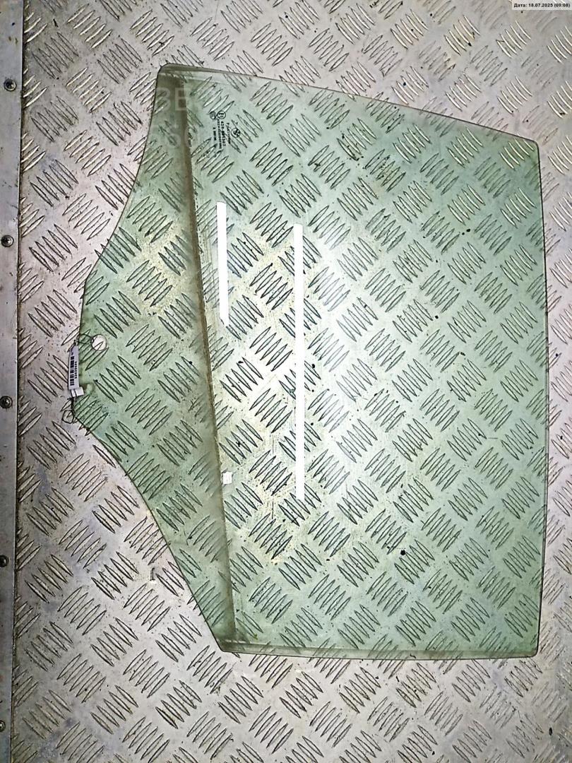 Стекло двери задней левой