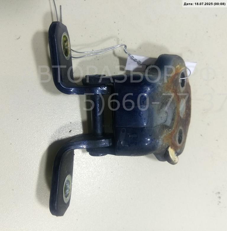 Петля двери