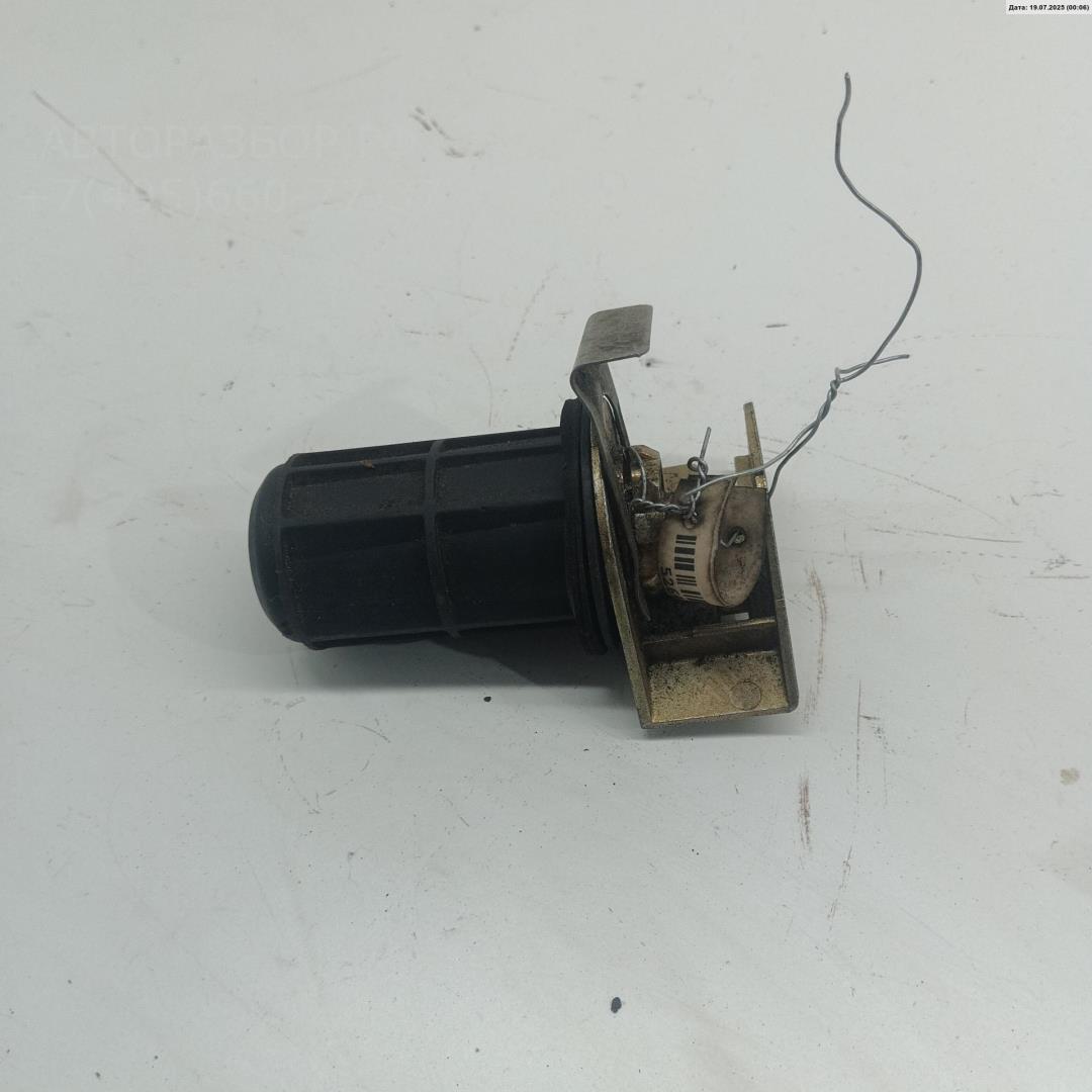 Вставка замка багажника