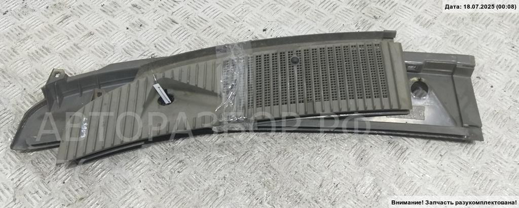 Решетка стеклоочистителей (Жабо)