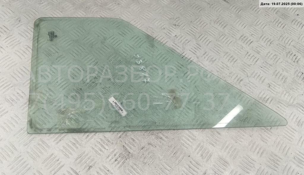 Стекло двери передней правой (форточка)