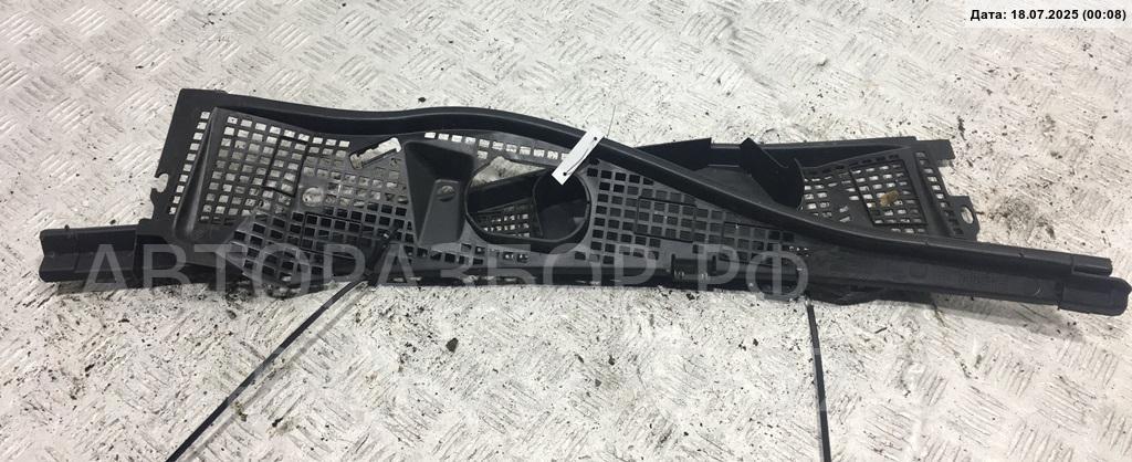 Решетка стеклоочистителей (Жабо)