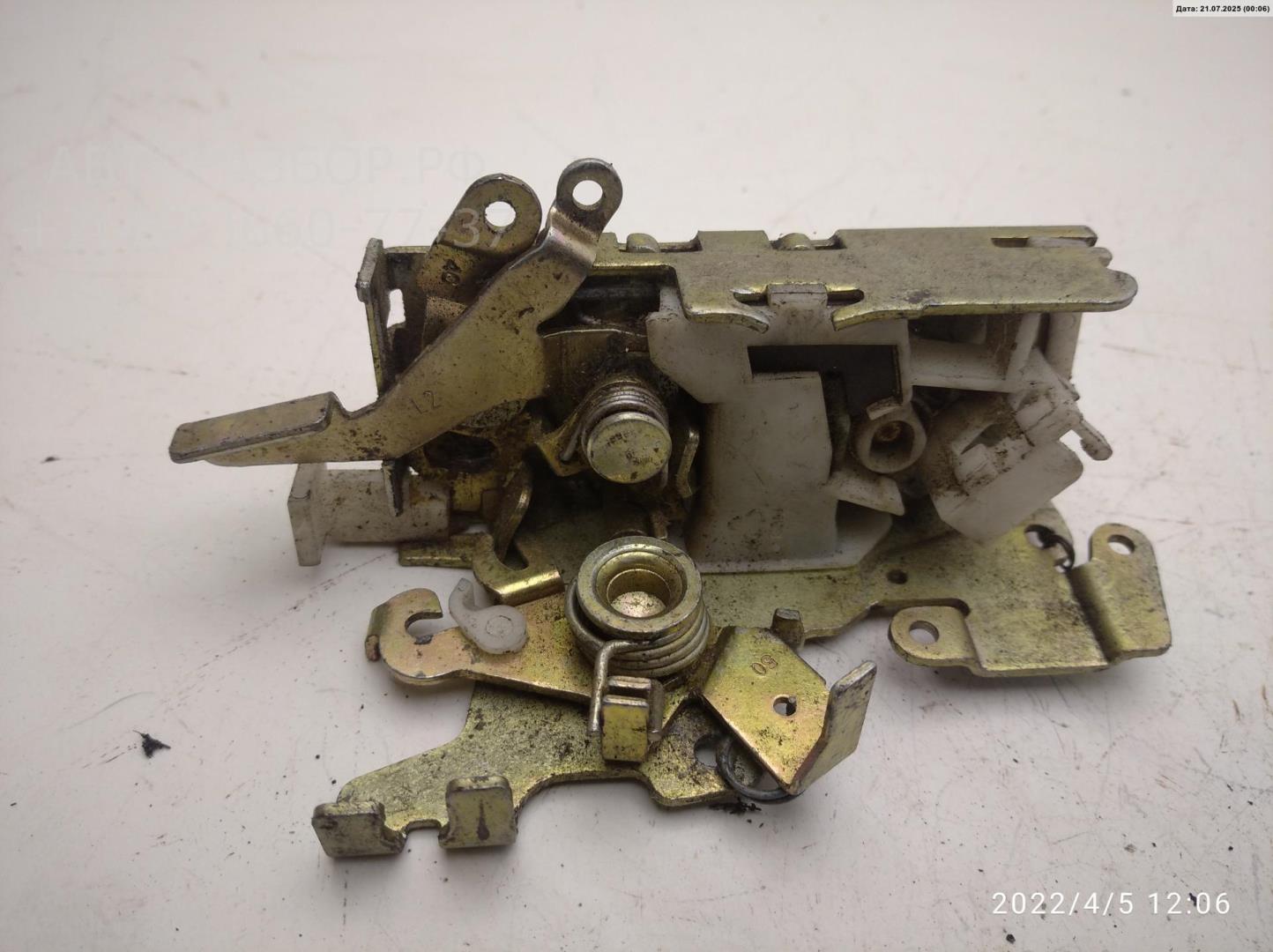 Замок двери передней левой