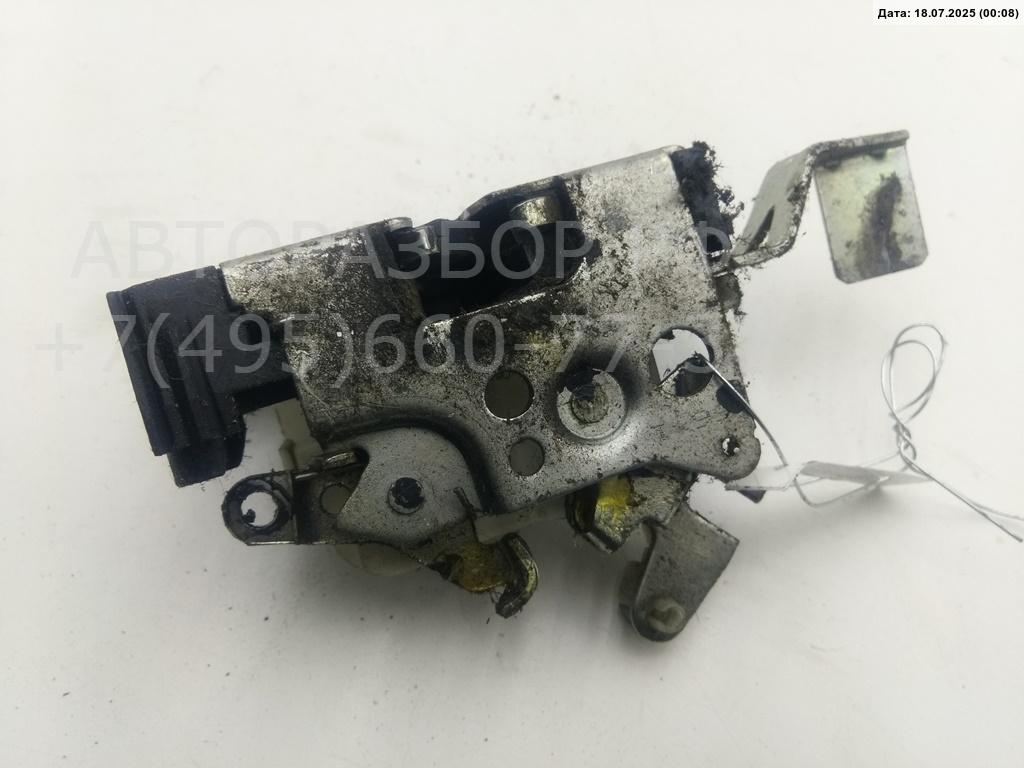 Замок двери передней левой