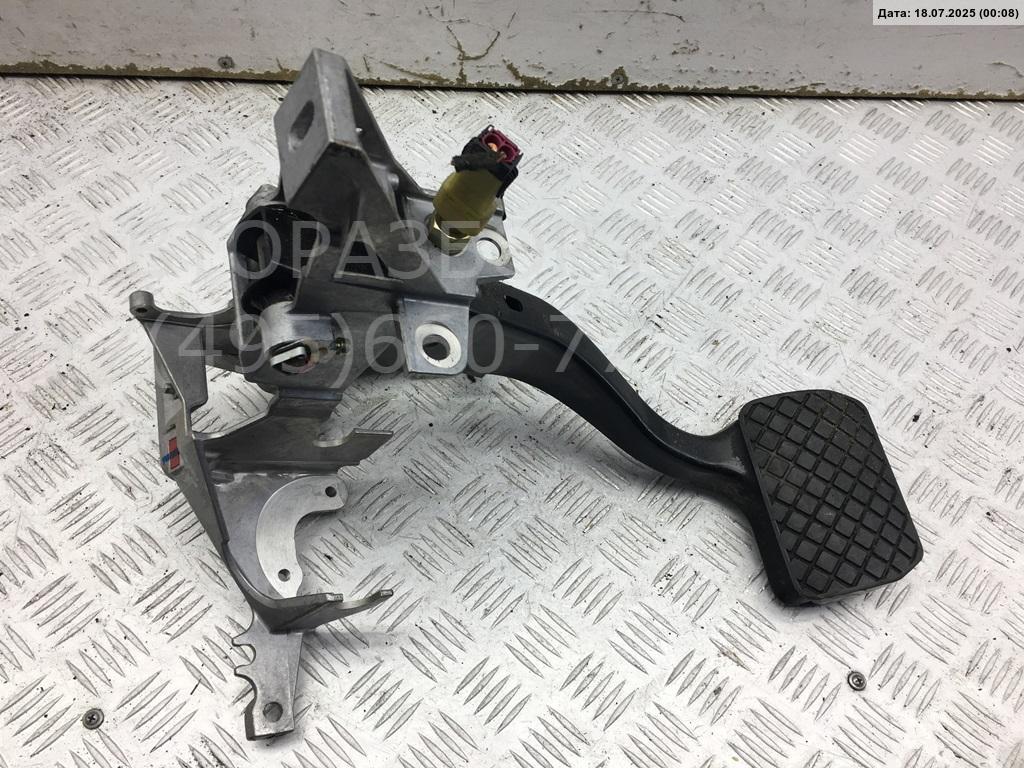 Педаль тормоза