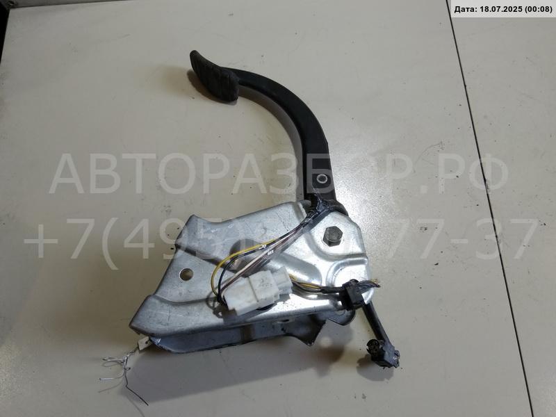 Педаль тормоза