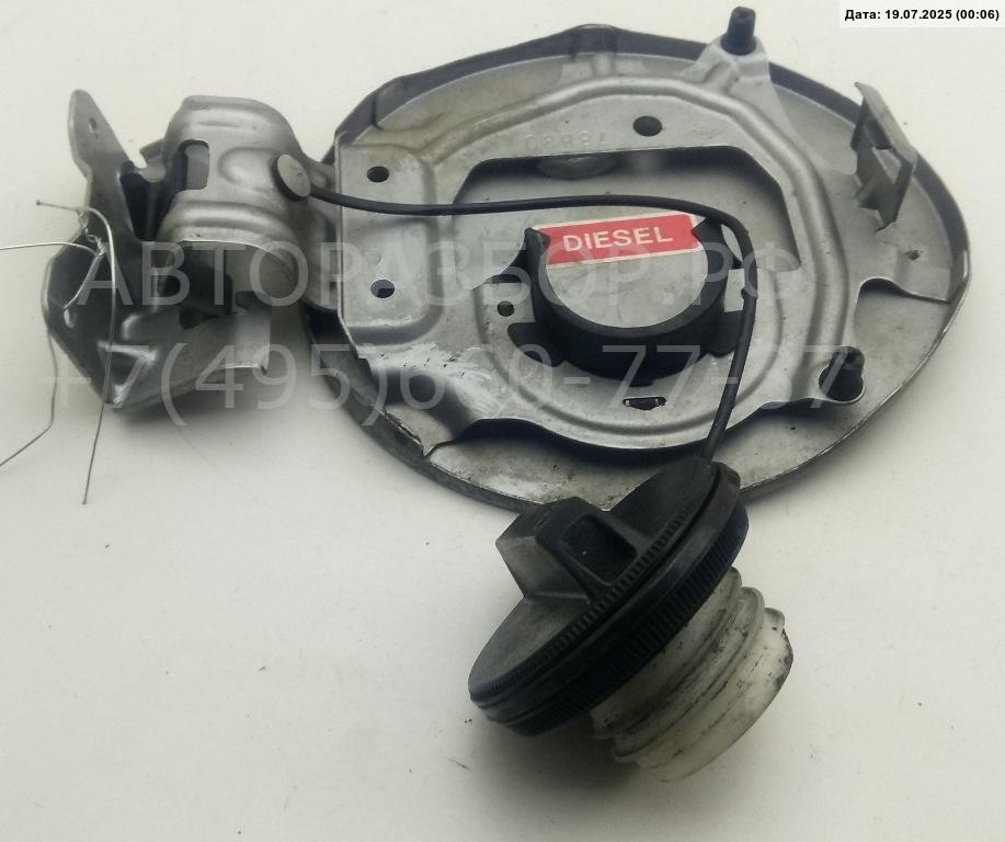 Лючок бензобака