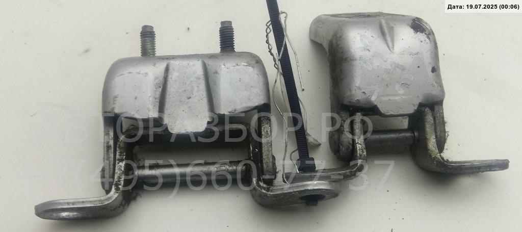 Петля двери