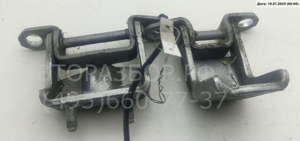 Петля двери