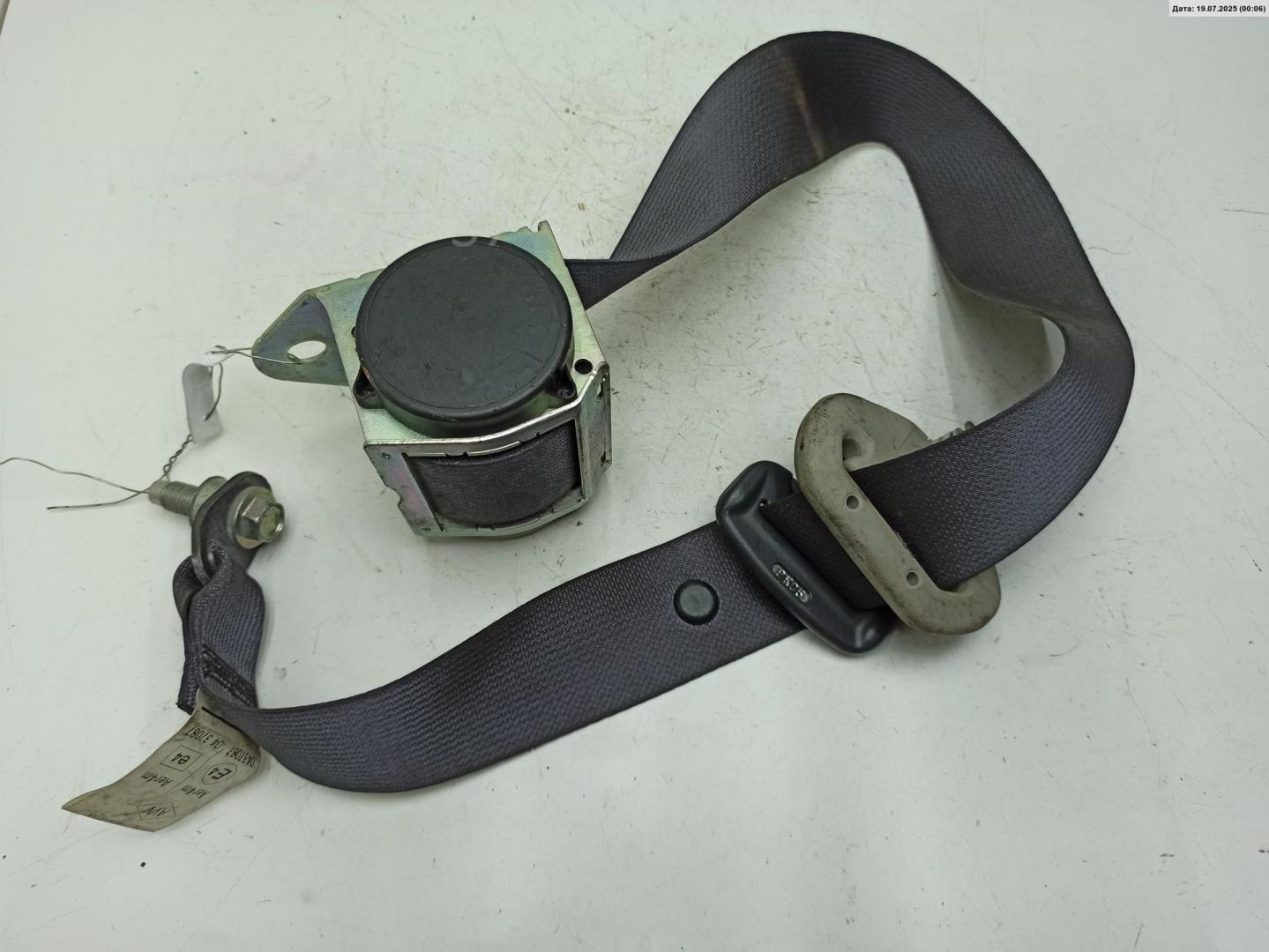 Ремень безопасности