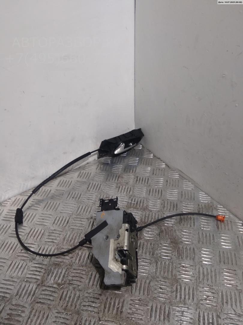 Замок двери задней левой