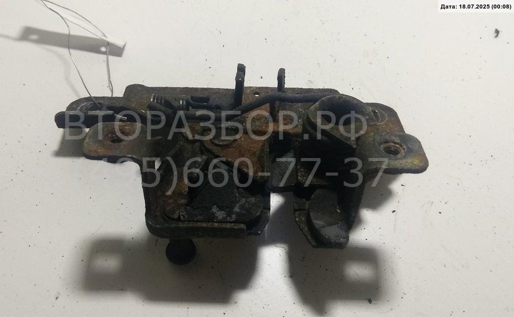 Замок капота