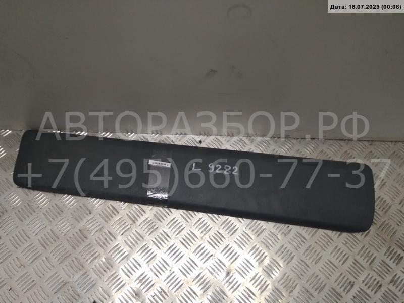 Молдинг двери передней левой