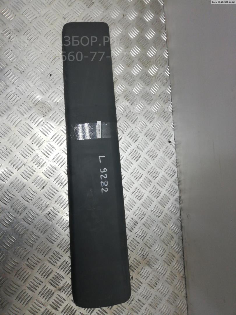 Молдинг двери передней левой