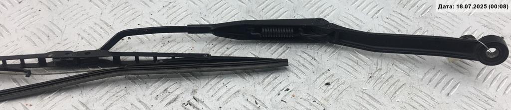 Поводок стеклоочистителя передний левый