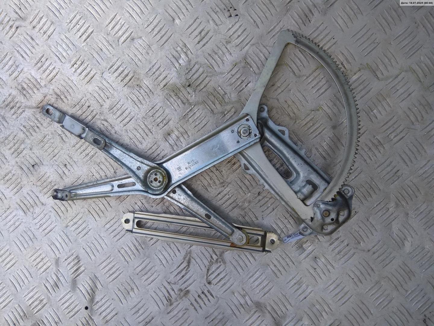 Стеклоподъемник механ. передний правый