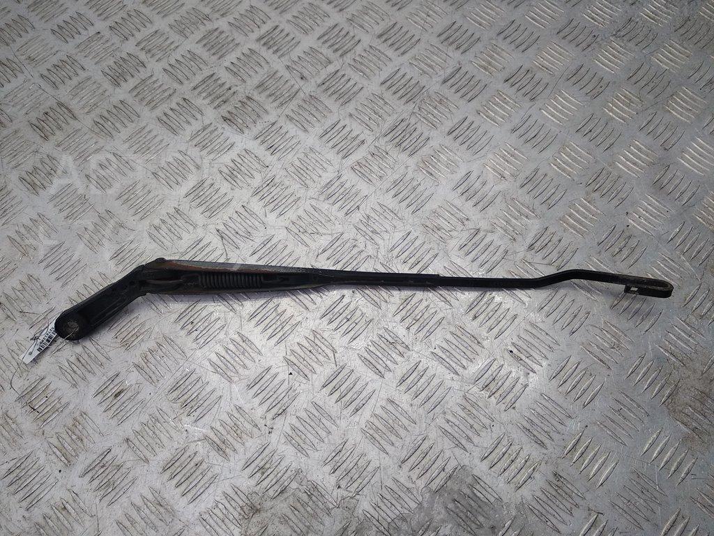 Поводок стеклоочистителя передний левый