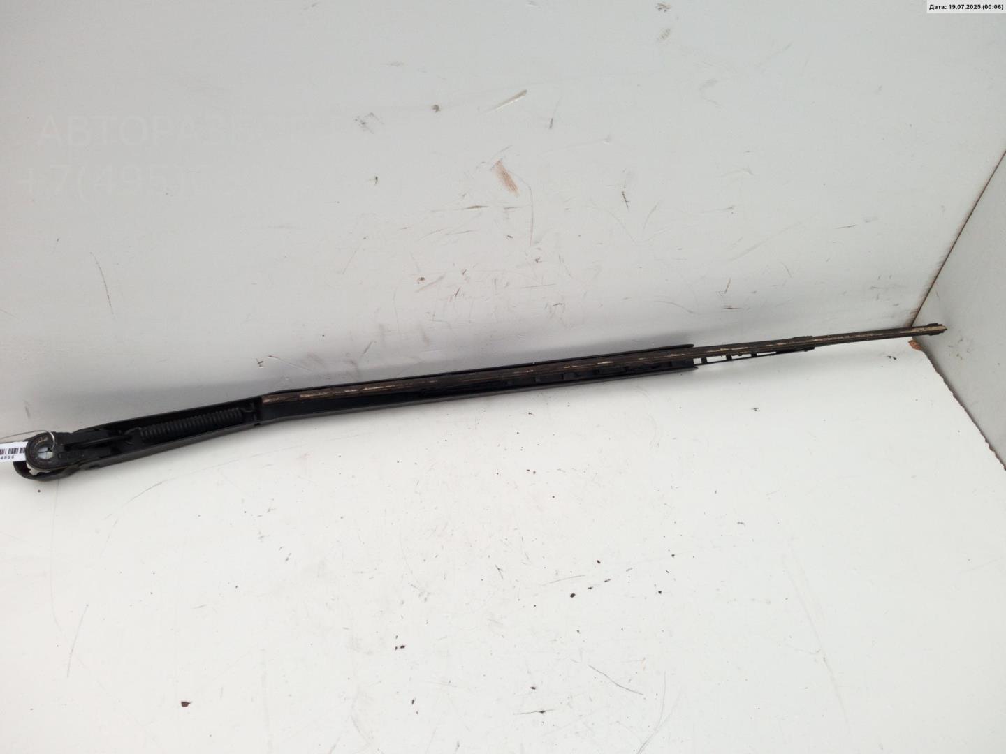 Поводок стеклоочистителя заднего