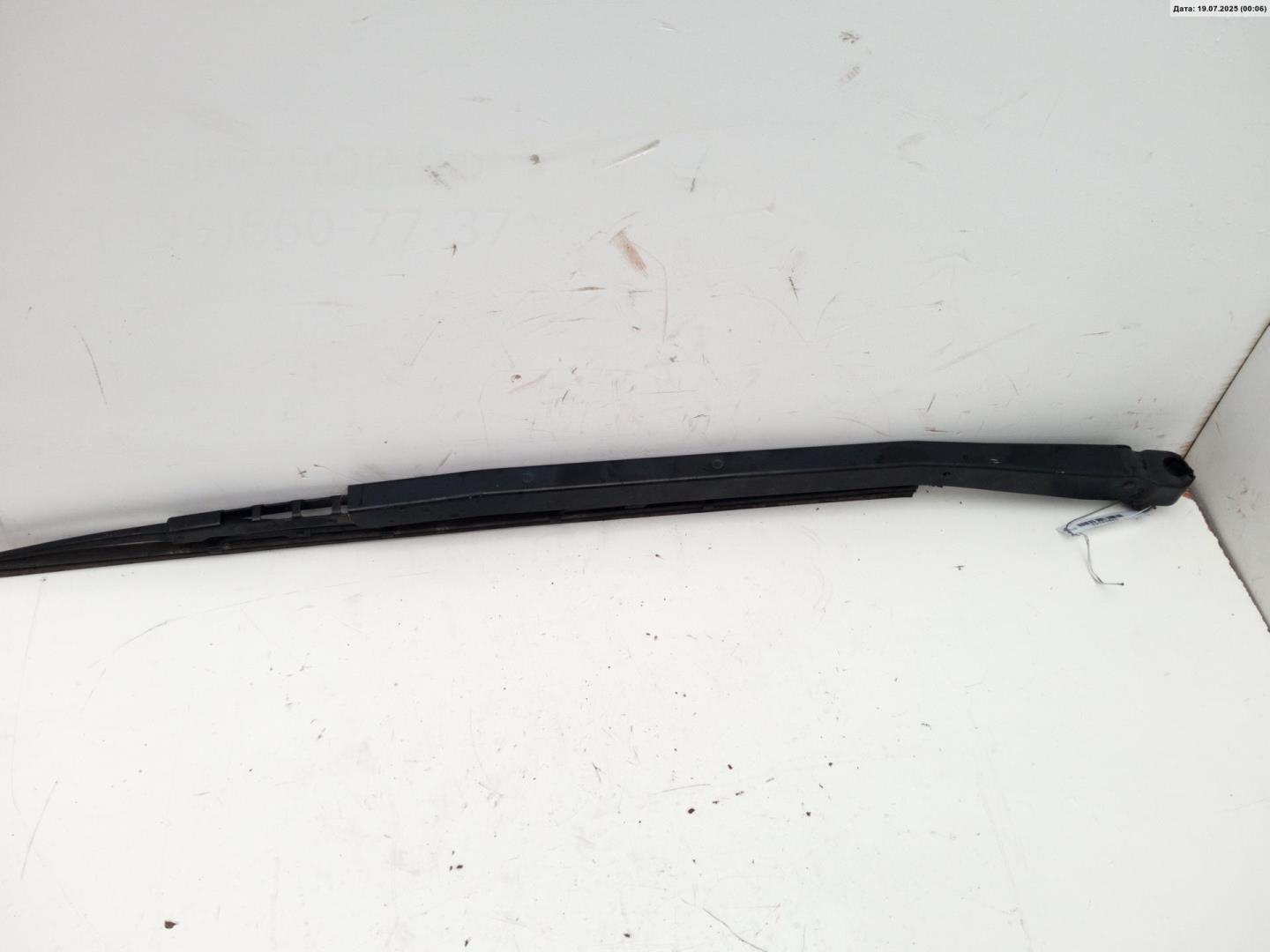 Поводок стеклоочистителя заднего