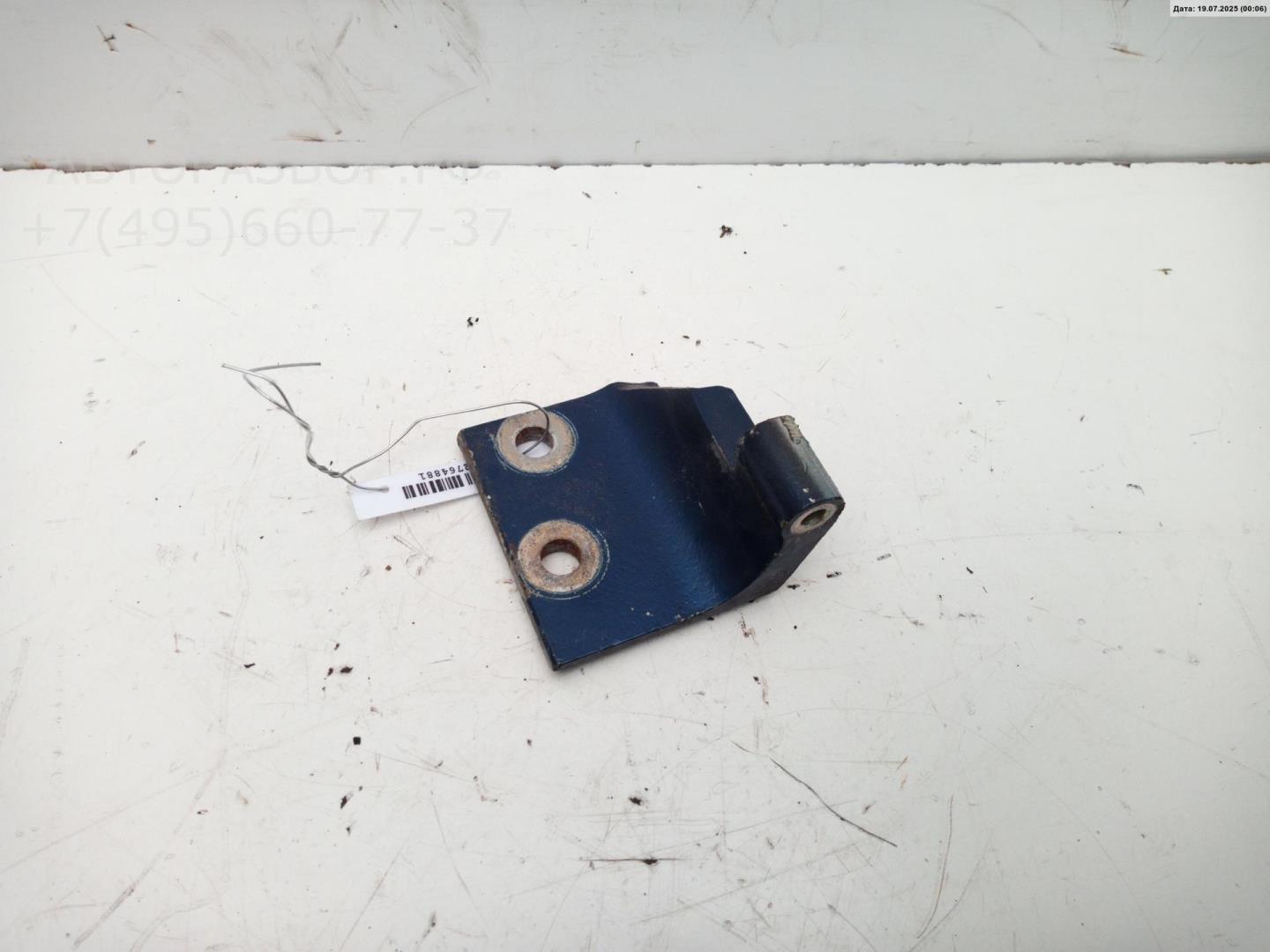 Петля двери