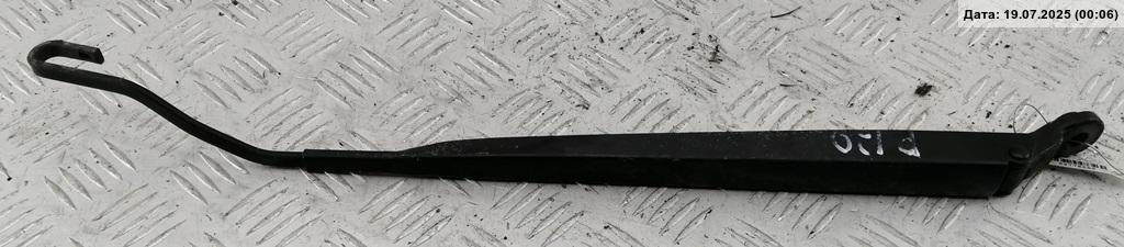 Поводок стеклоочистителя передний правый