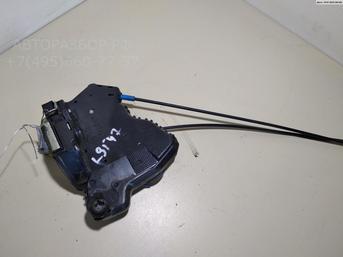 Замок двери передней правой