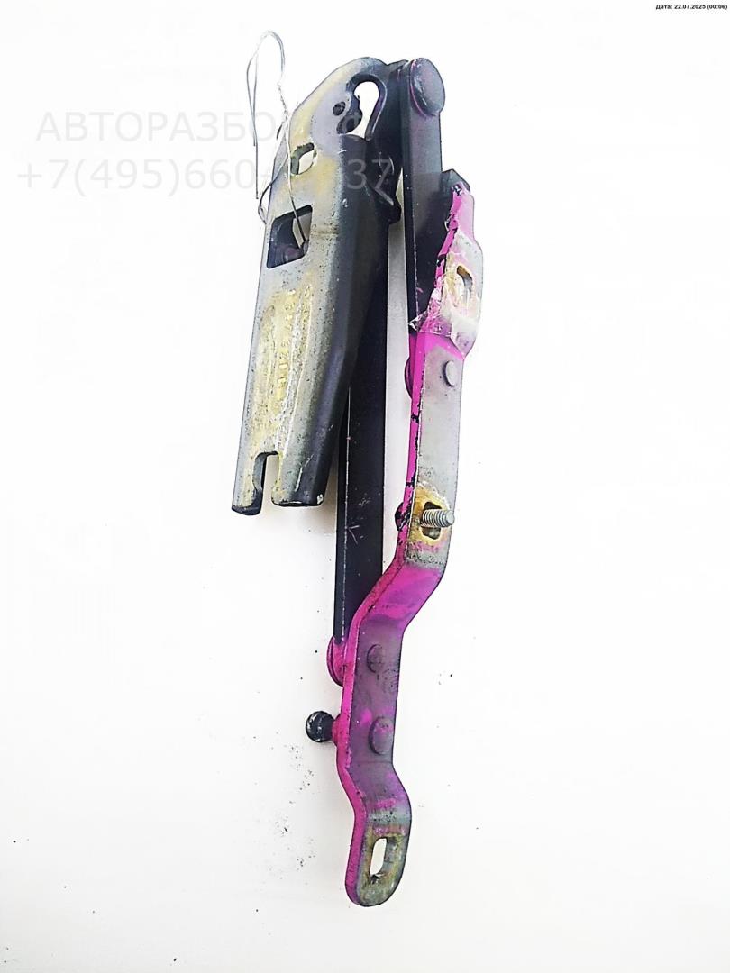 Петля крышки багажника