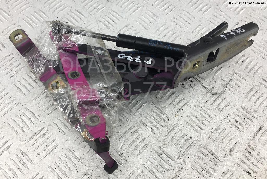 Петля крышки багажника