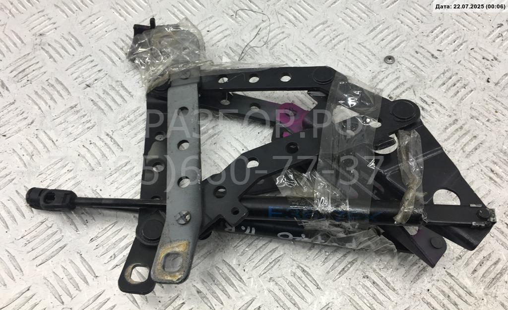 Петля капота правая