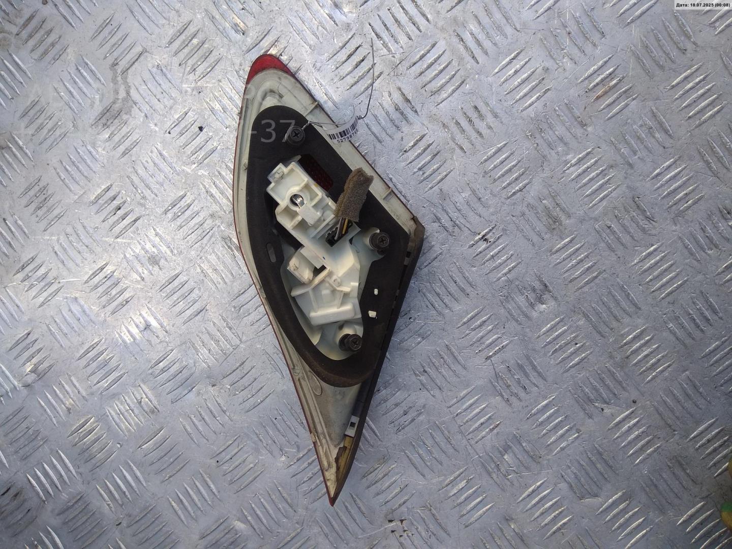 Фонарь задний внутренний правый