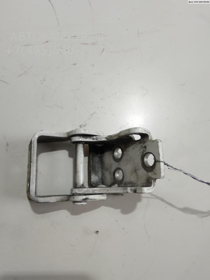 Петля двери