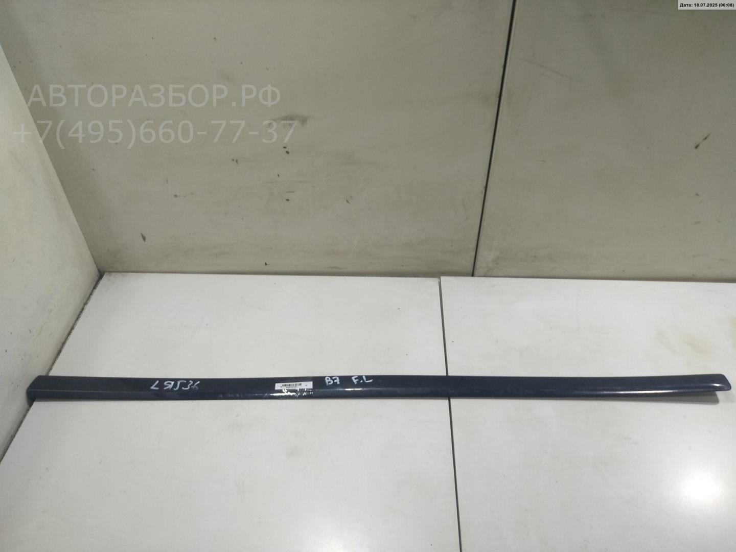 Молдинг двери передней левой