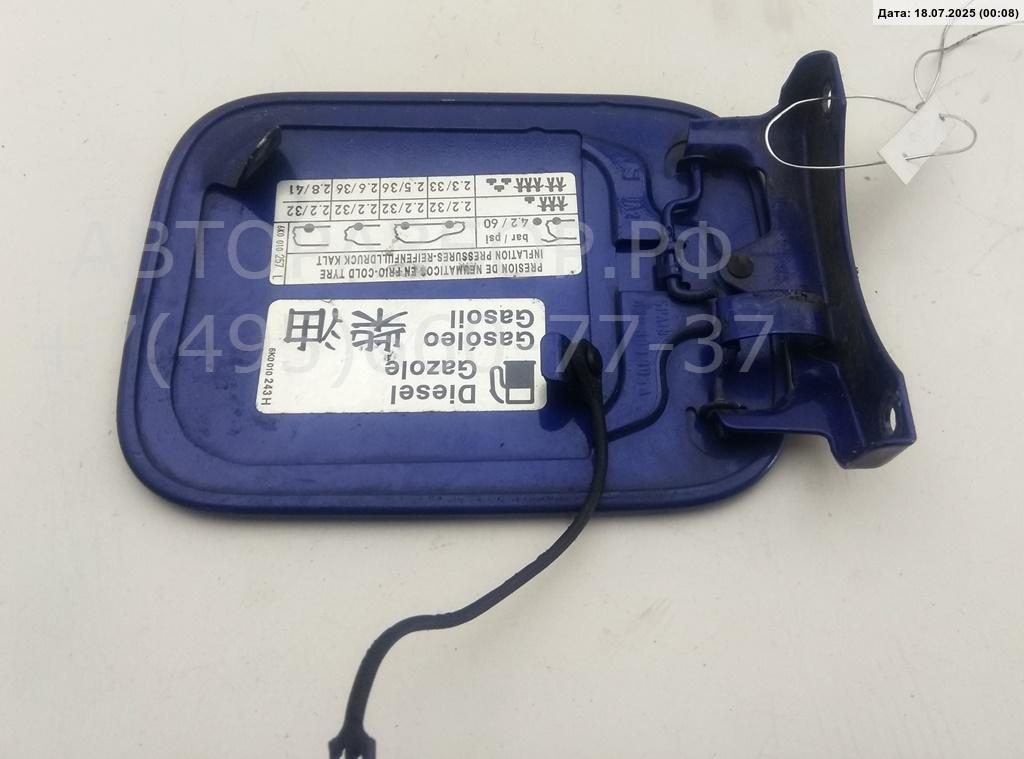 Лючок бензобака