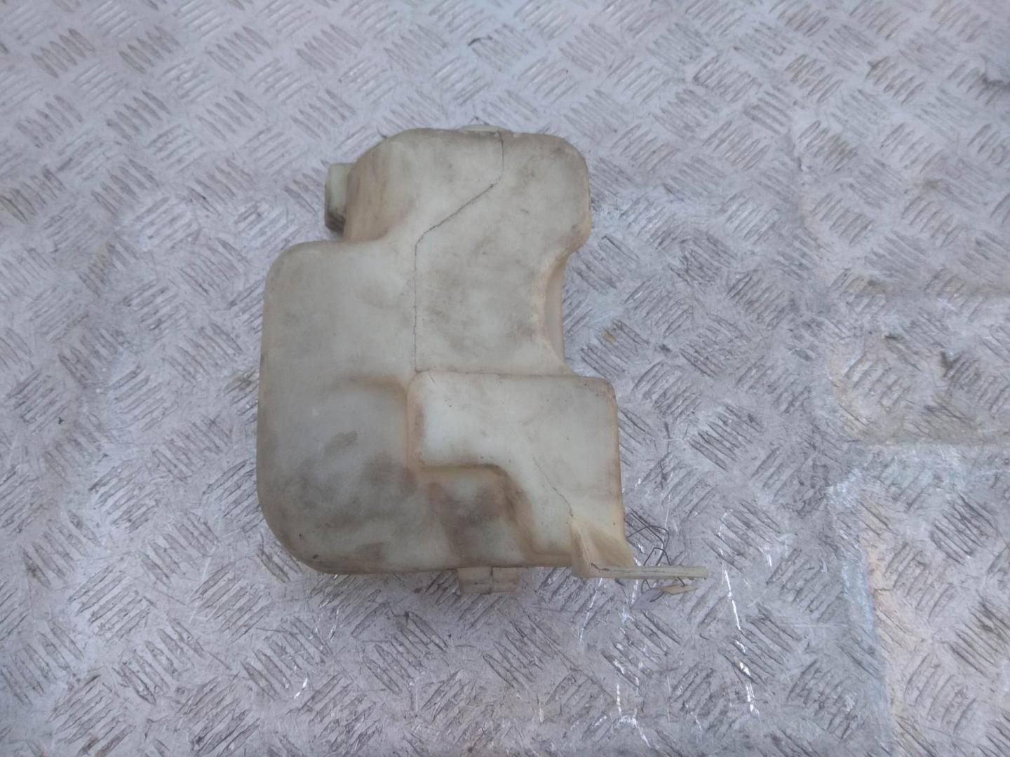 Бачок омывателя лобового стекла