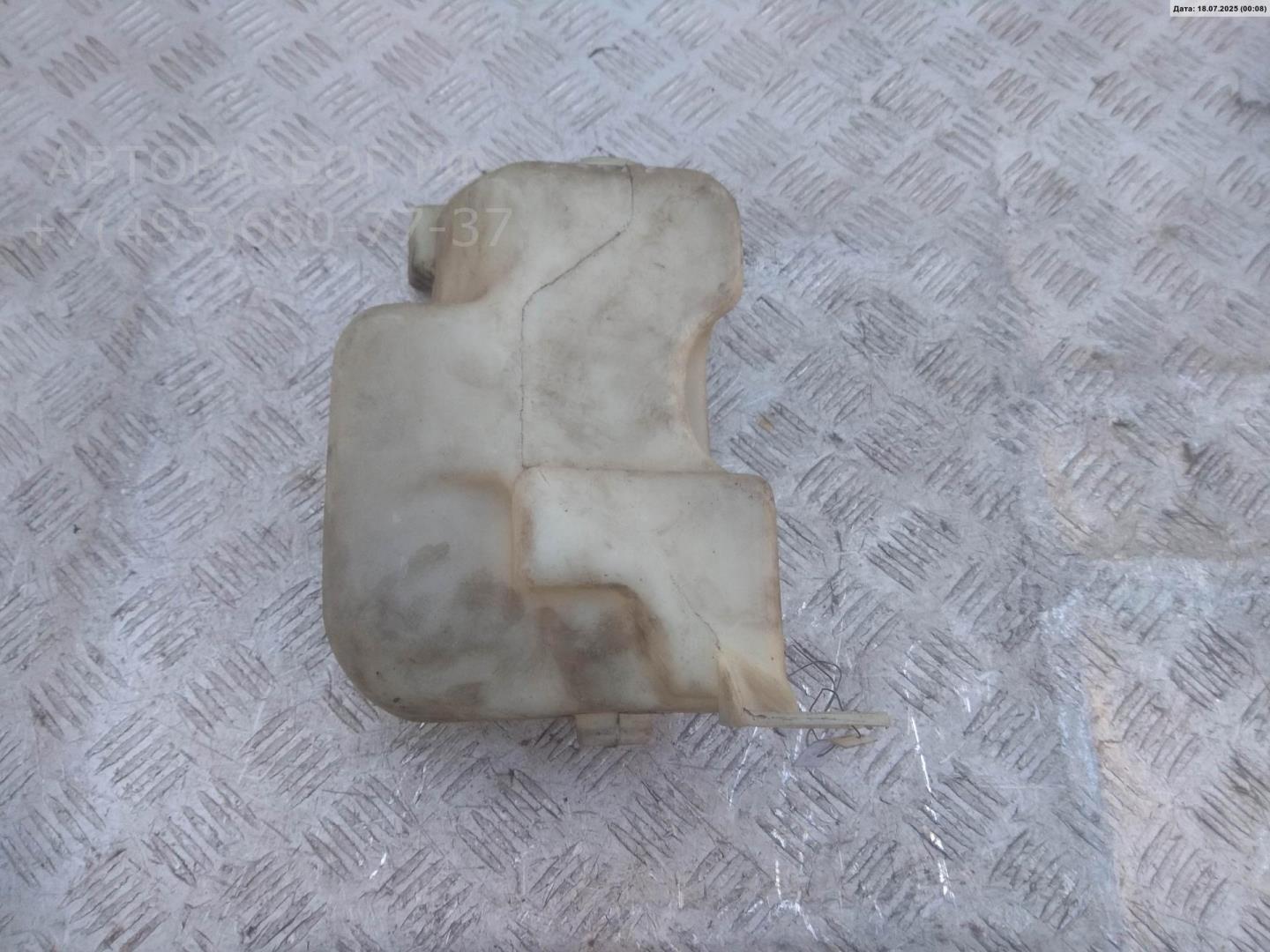 Бачок омывателя лобового стекла