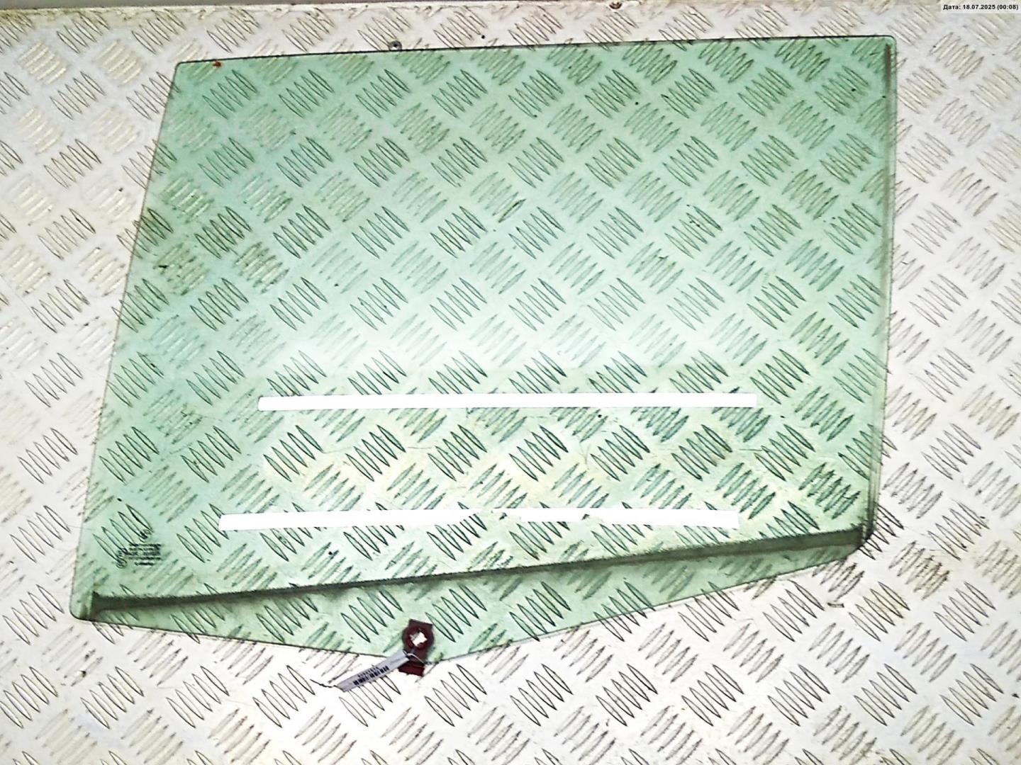 Стекло двери задней левой