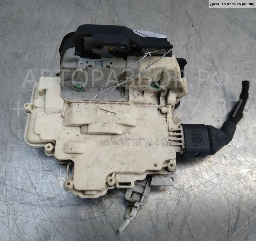 Замок двери задней левой