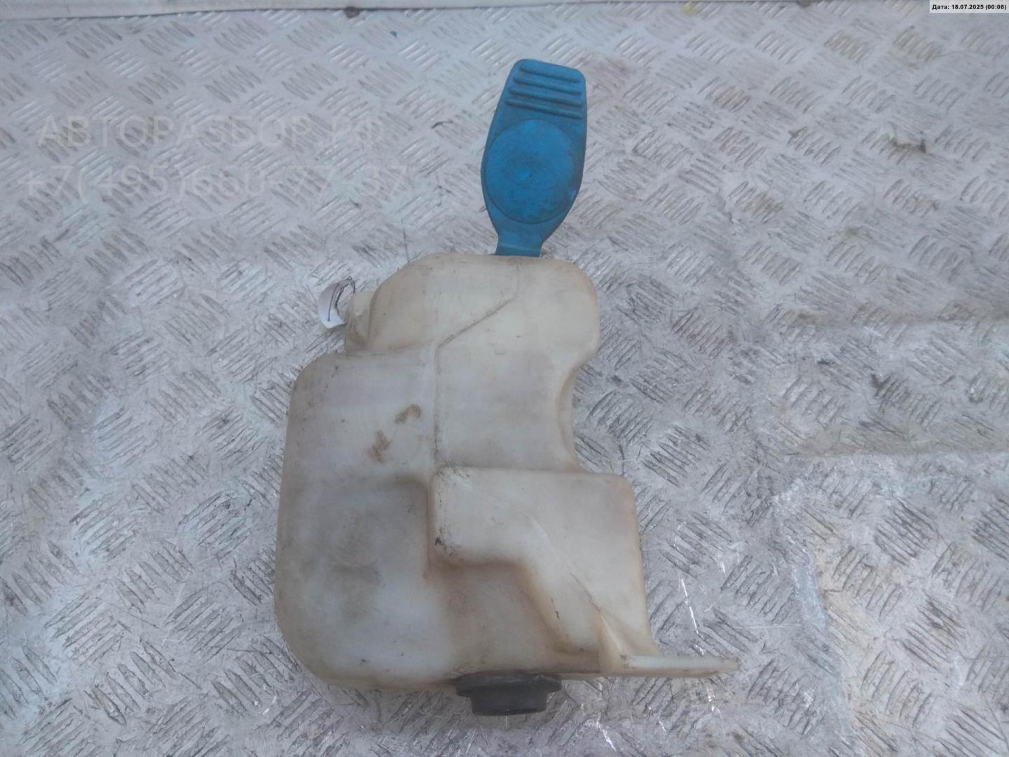 Бачок омывателя лобового стекла