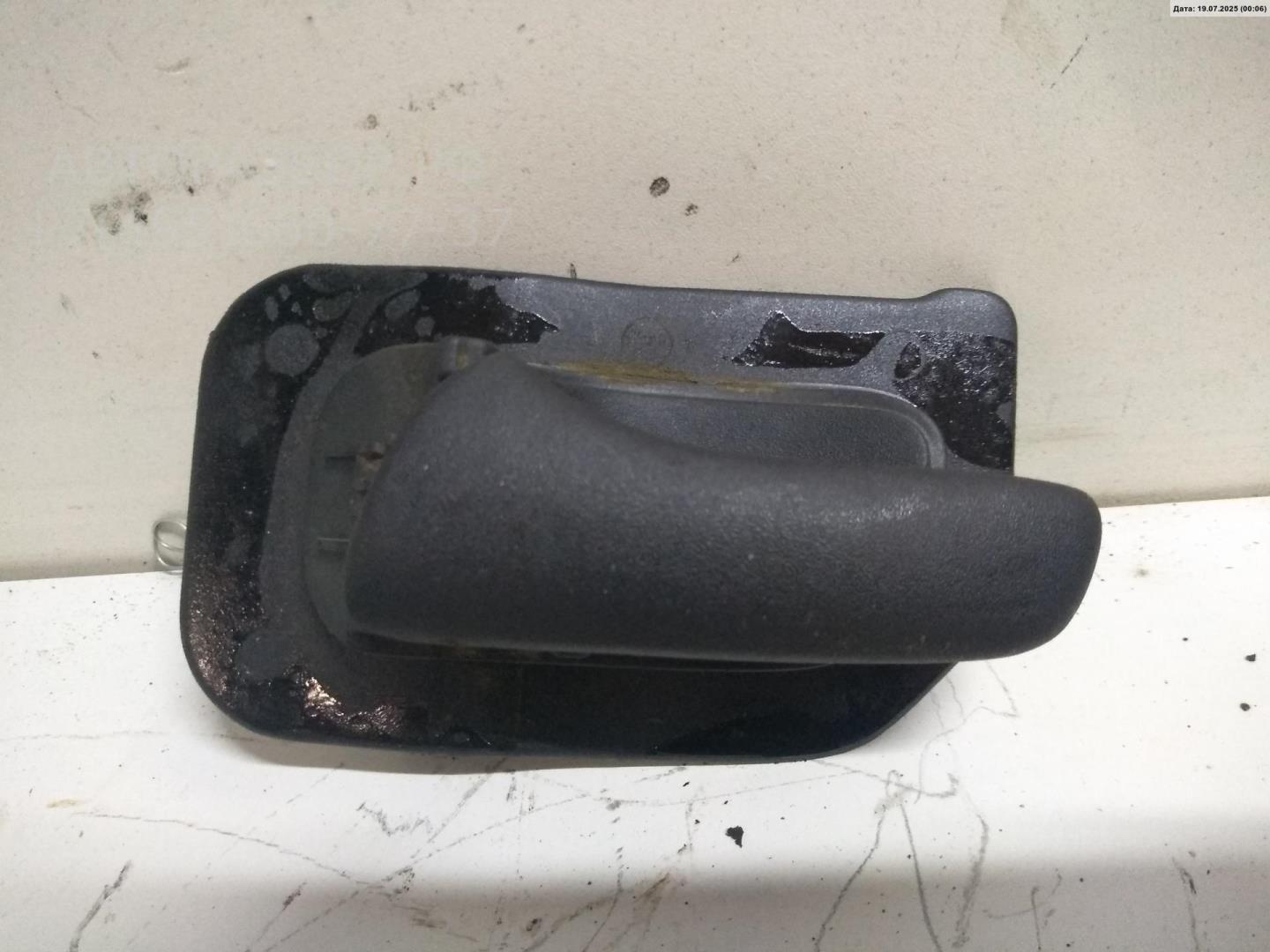 Ручка двери задней внутренняя левая