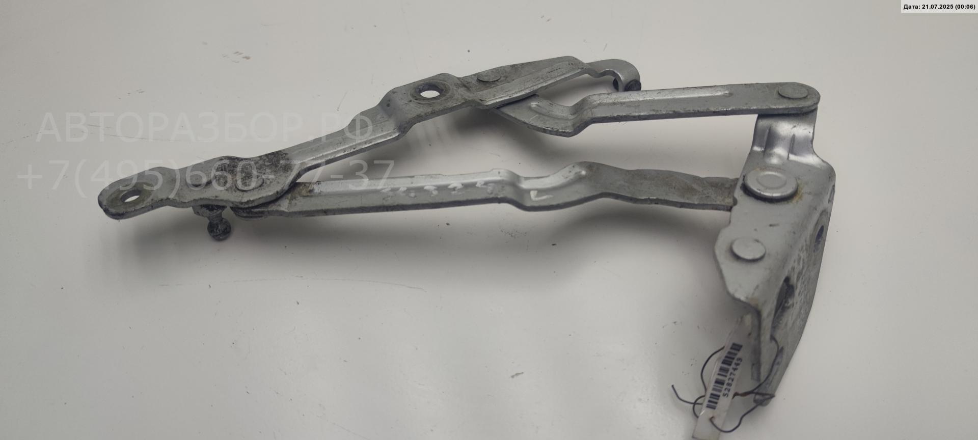 Петля крышки багажника