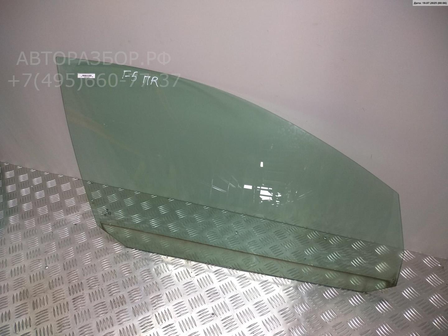 Стекло двери передней правой