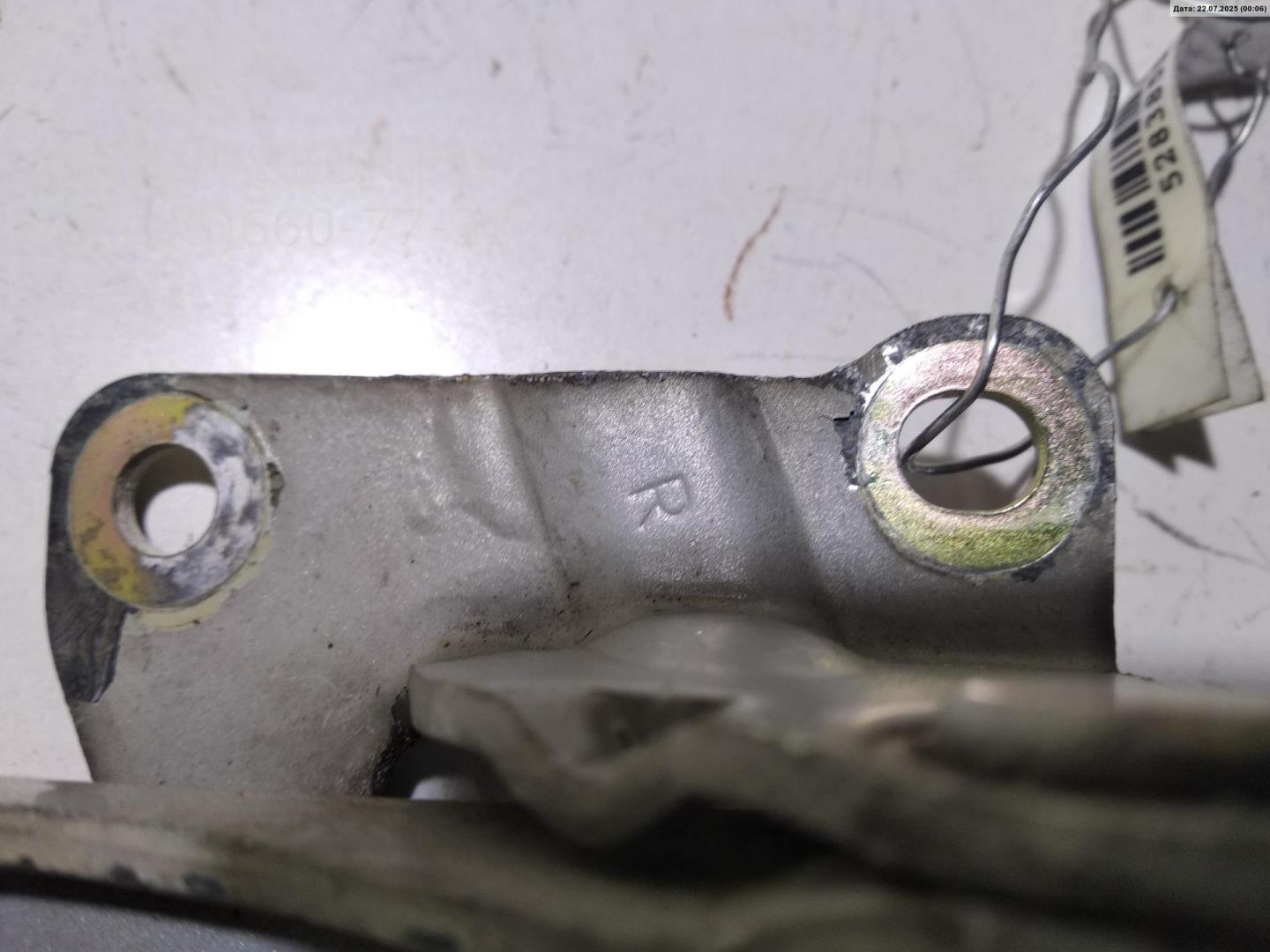 Петля капота правая