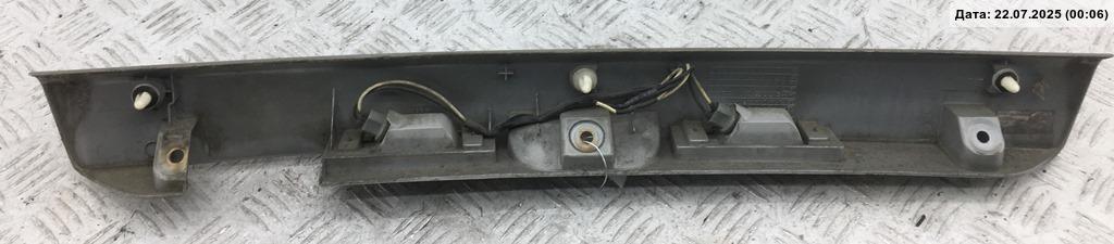 Накладка крышки багажника