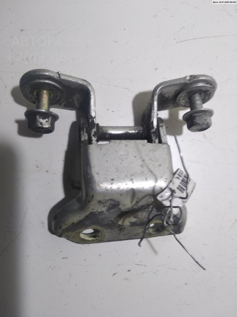 Петля двери