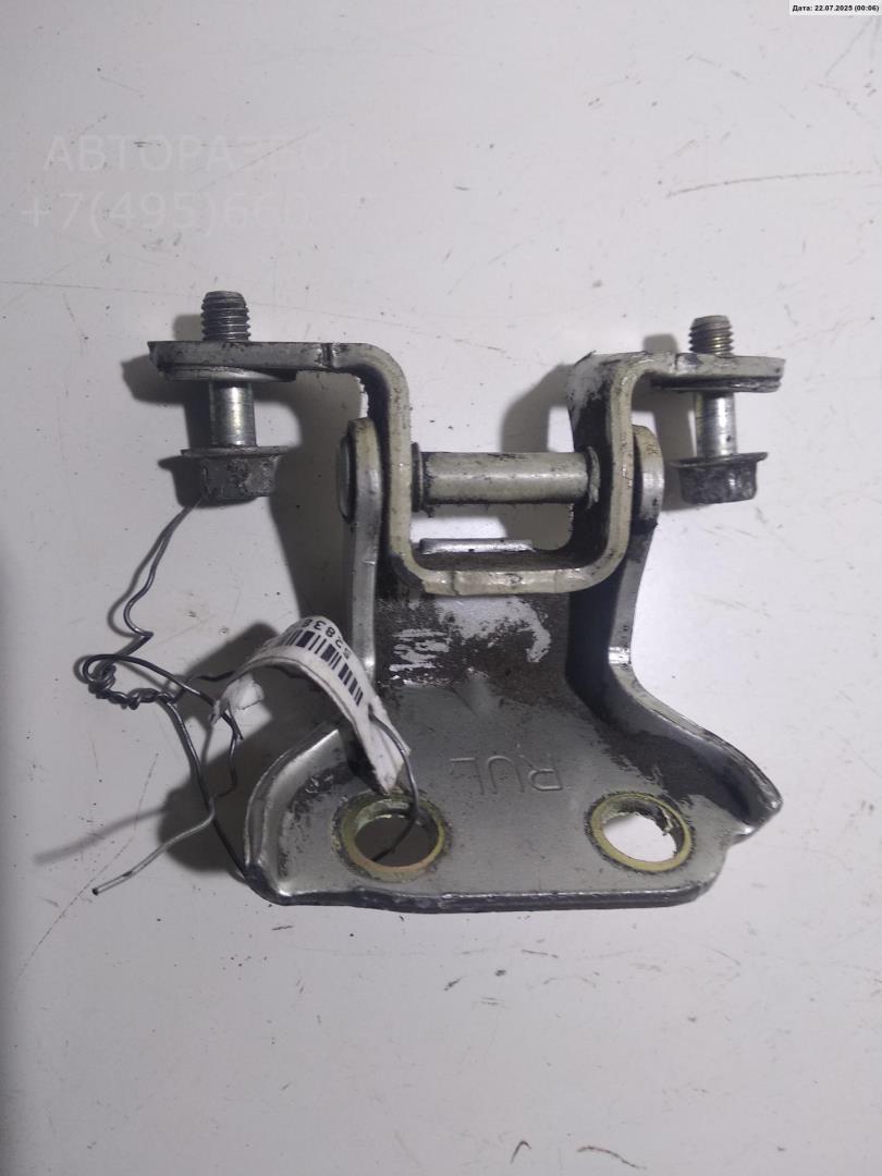 Петля двери