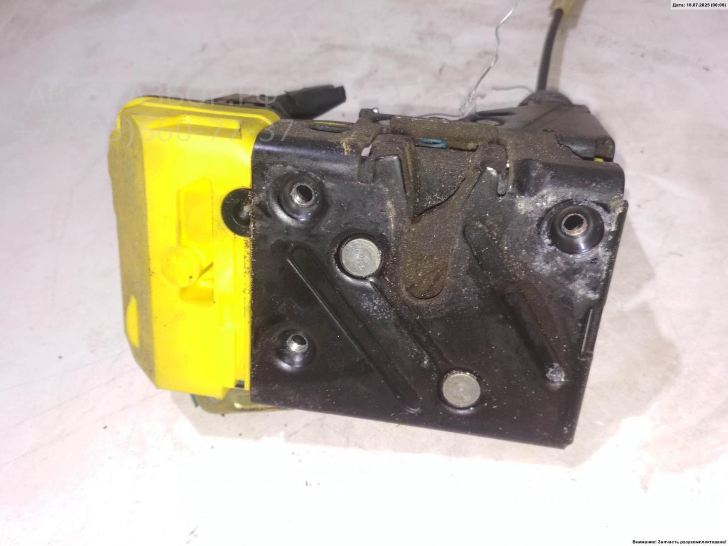 Замок двери передней левой