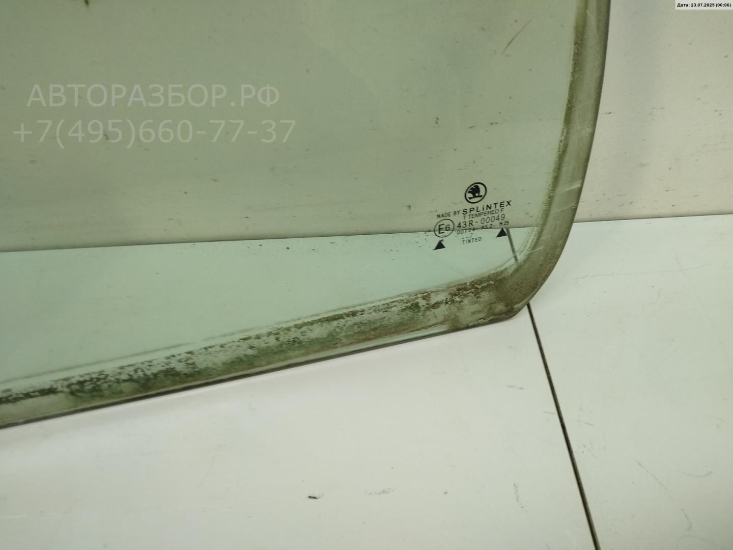 Стекло двери задней левой (форточка)