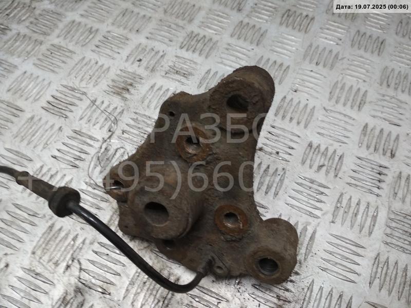 Кулак поворотный задний левый